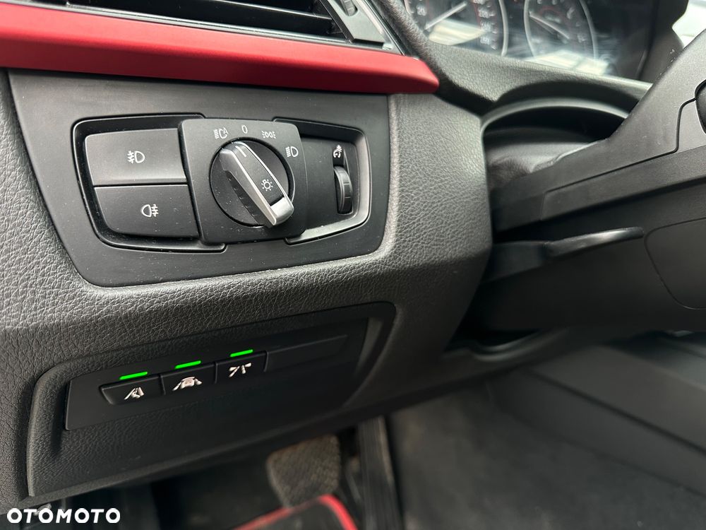 BMW Seria 3 320d Touring xDrive Sport Line - 25