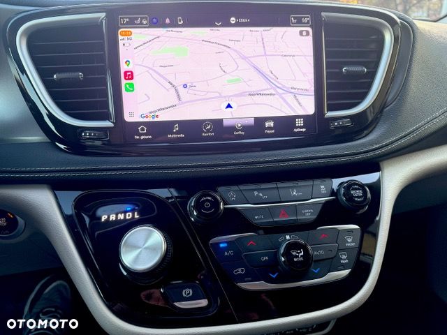 Chrysler Pacifica - 35