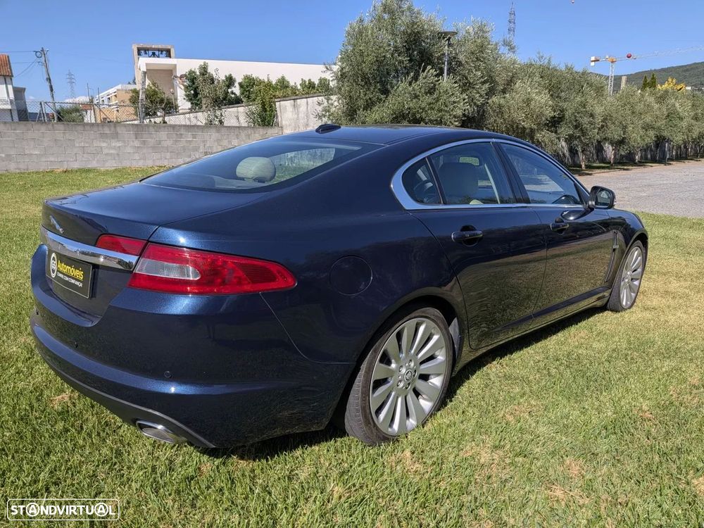 Jaguar XF 2.7 D V6 Premium Luxury - 13