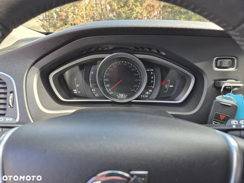 Volvo V40 D2 Momentum - 35