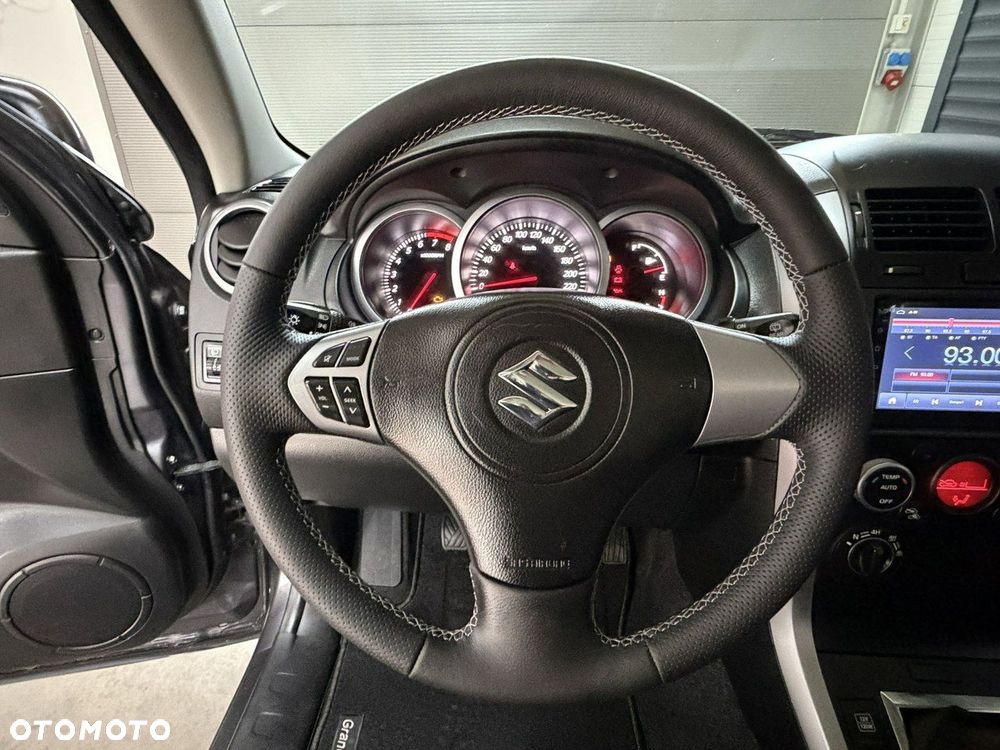 Suzuki Grand Vitara - 24