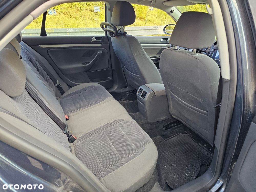 Volkswagen Jetta 2.0 FSI Comfortline - 14