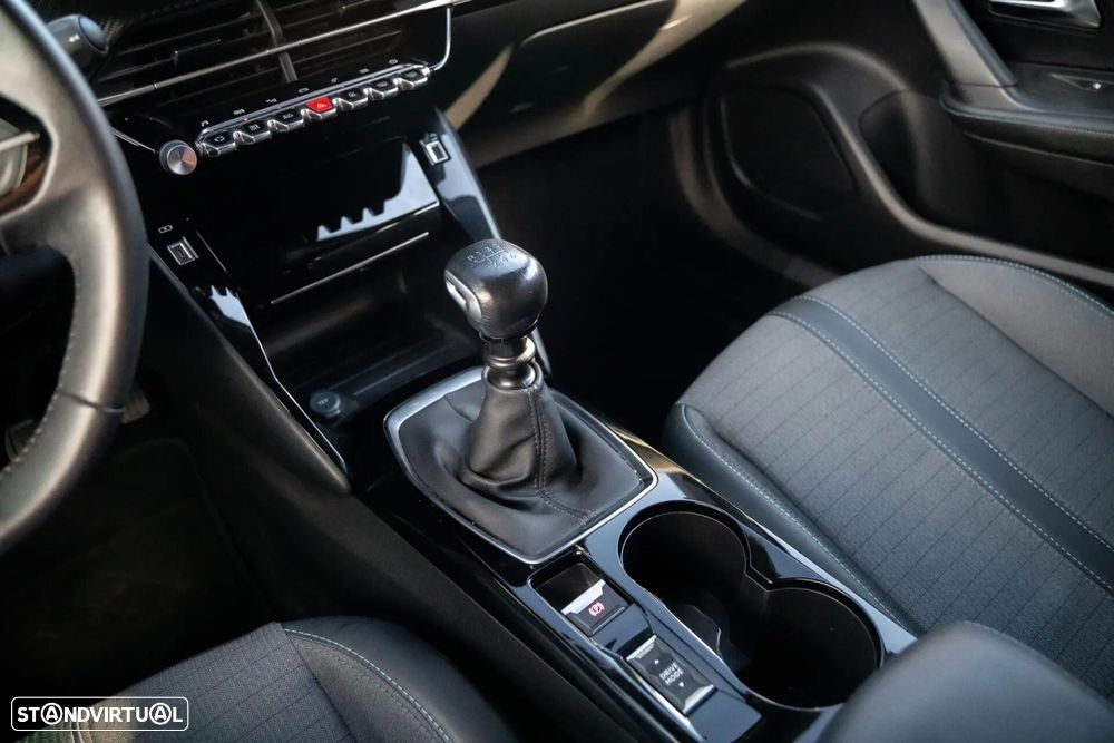 Peugeot 2008 1.2 PureTech Allure - 22