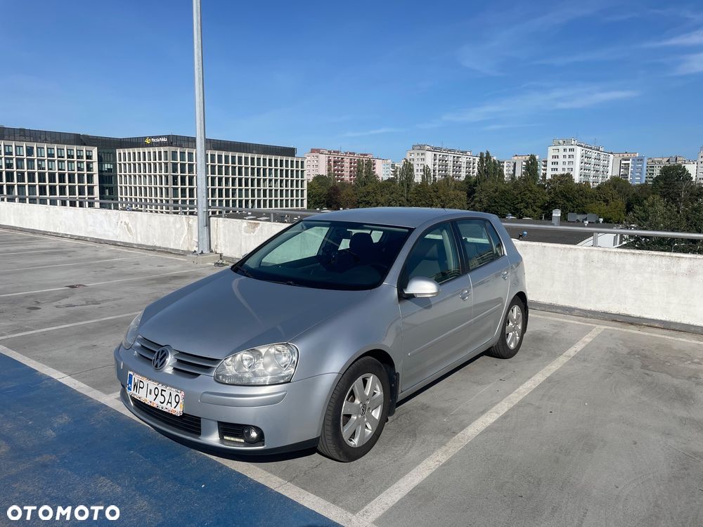 Volkswagen Golf 1.6 FSI Comfortline - 6