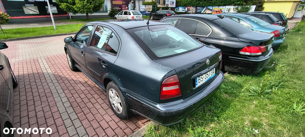 Skoda Octavia 1.6 GLX - 8