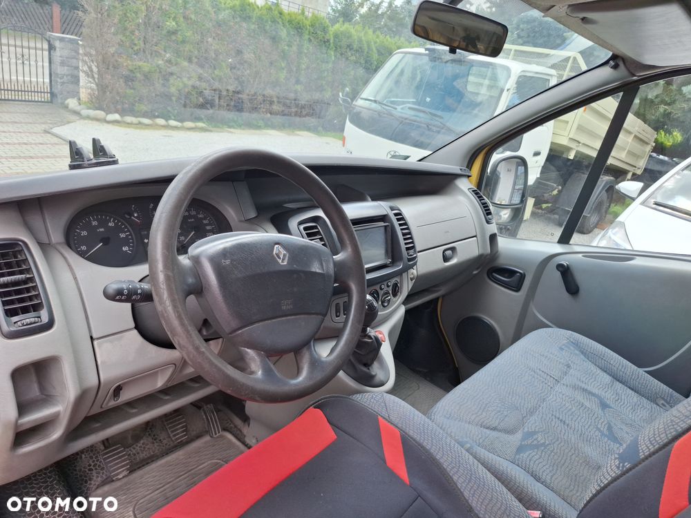 Renault Trafic - 12