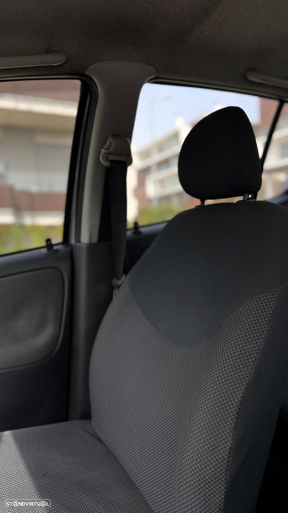 Toyota Yaris 1.0 Sol AC - 8