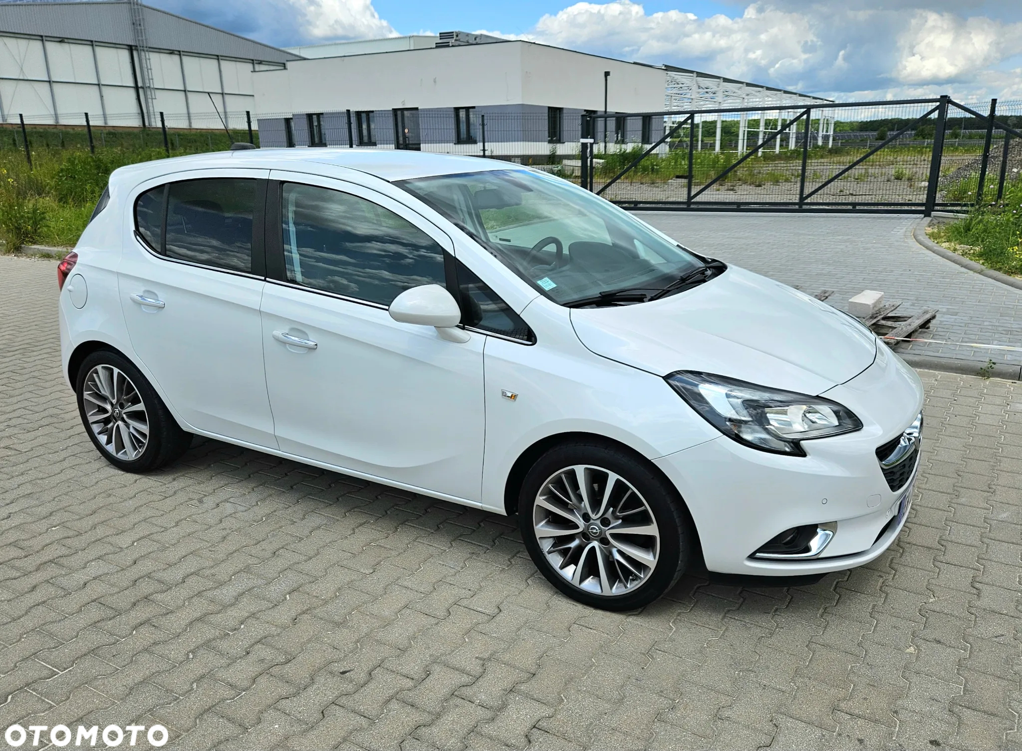 Opel Corsa 1.4 T Cosmo S&S - 26