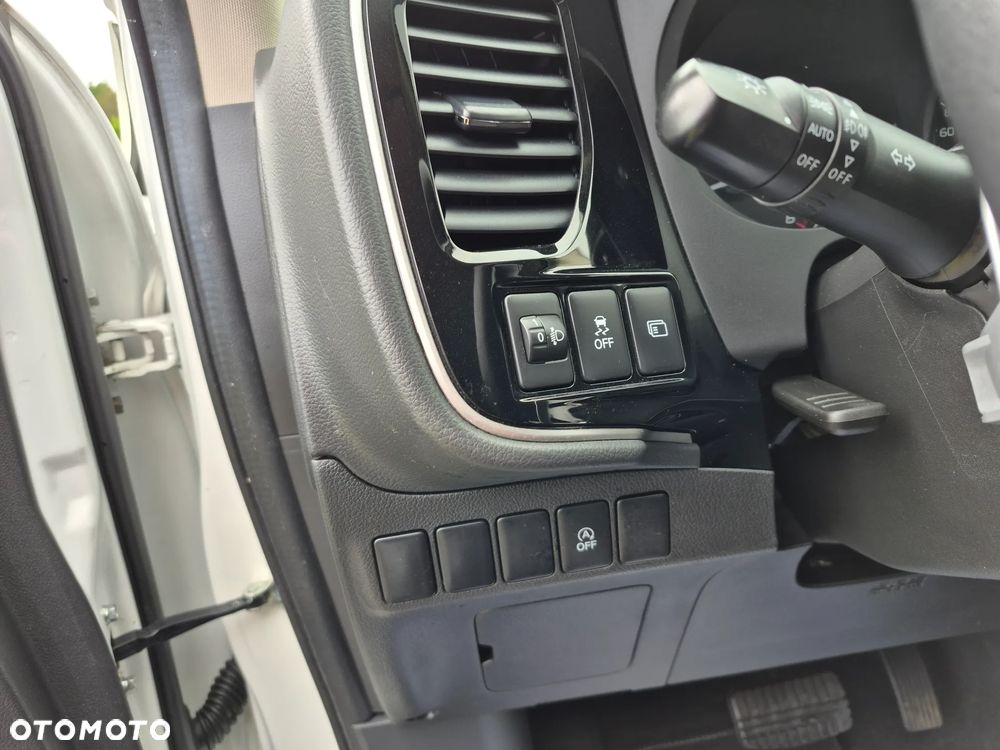 Mitsubishi Outlander - 17