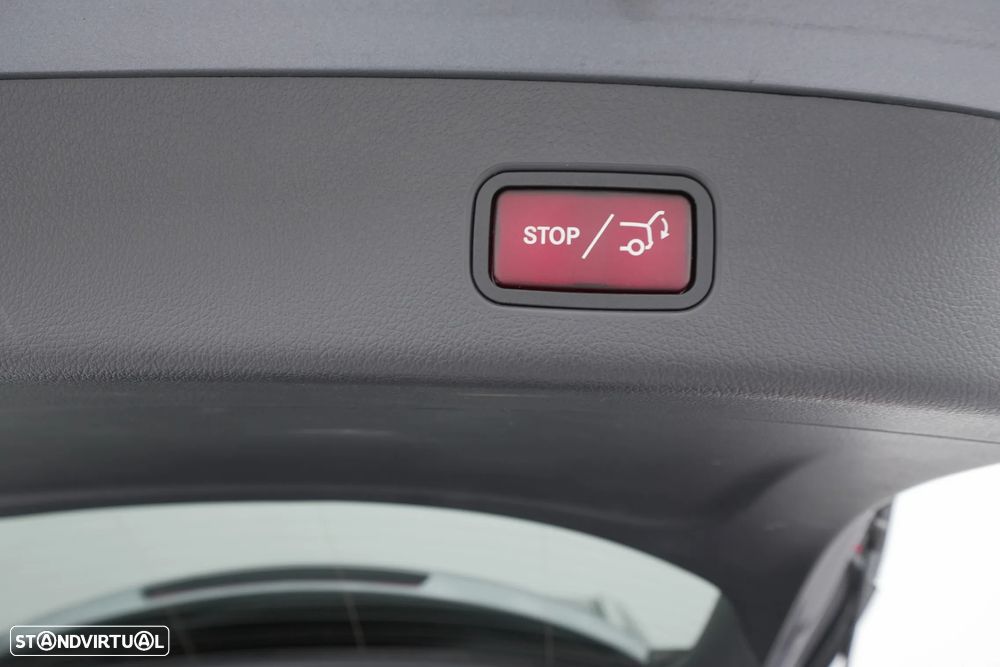 Mercedes-Benz GLC 300 e 4Matic 9G-TRONIC AMG Line Advanced - 36