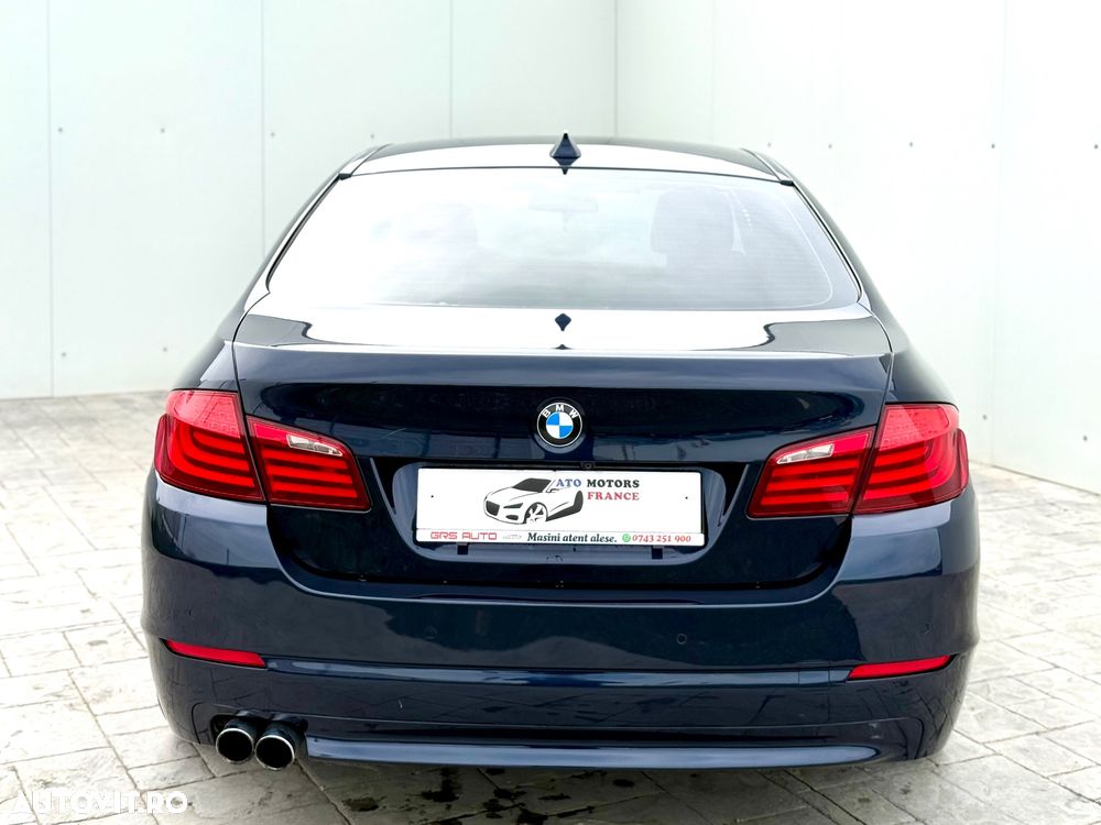 BMW Seria 5 520d Aut. Luxury Line - 11