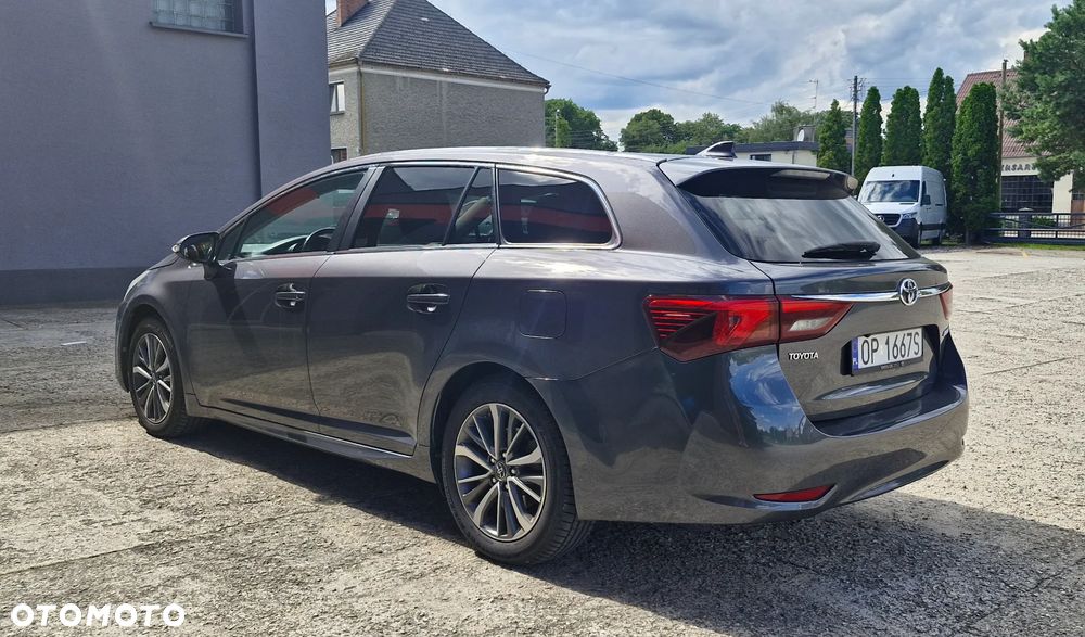 Toyota Avensis - 5
