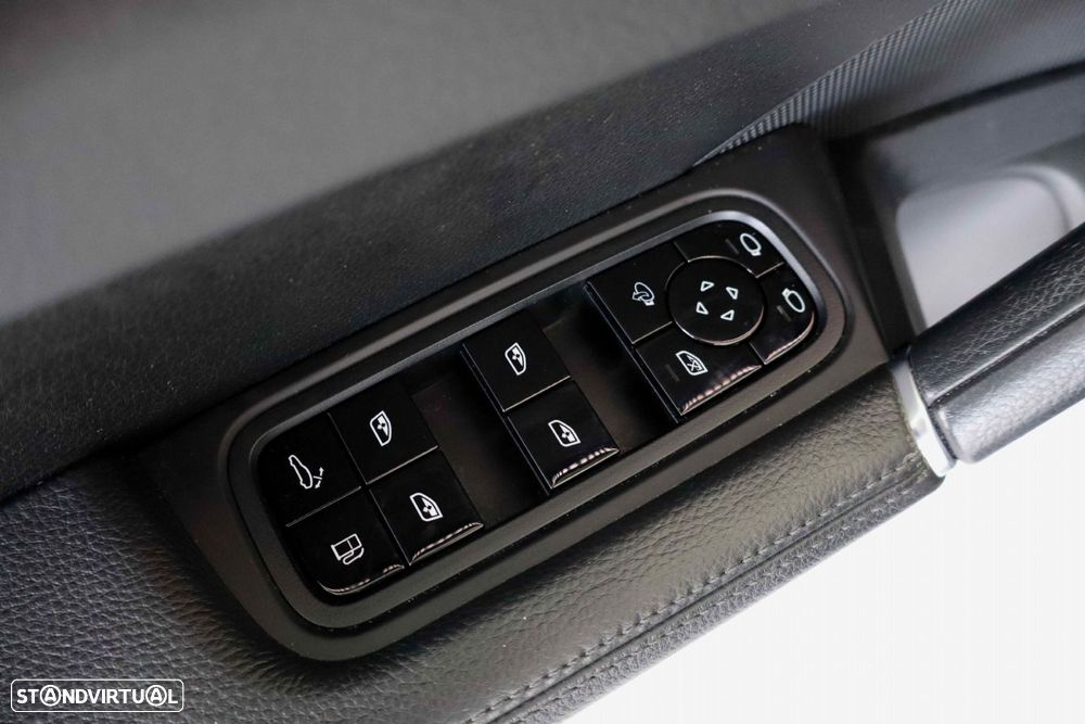 Porsche Cayenne Coupé E-Hybrid - 17