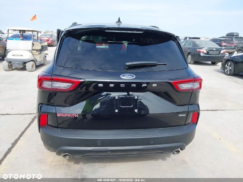Ford Kuga 2.5 FHEV FWD ST-Line - 6