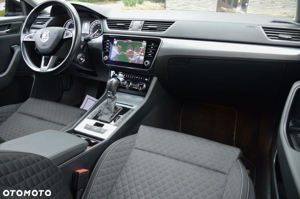 Skoda Superb 2.0 TDI SCR Sportline DSG - 23