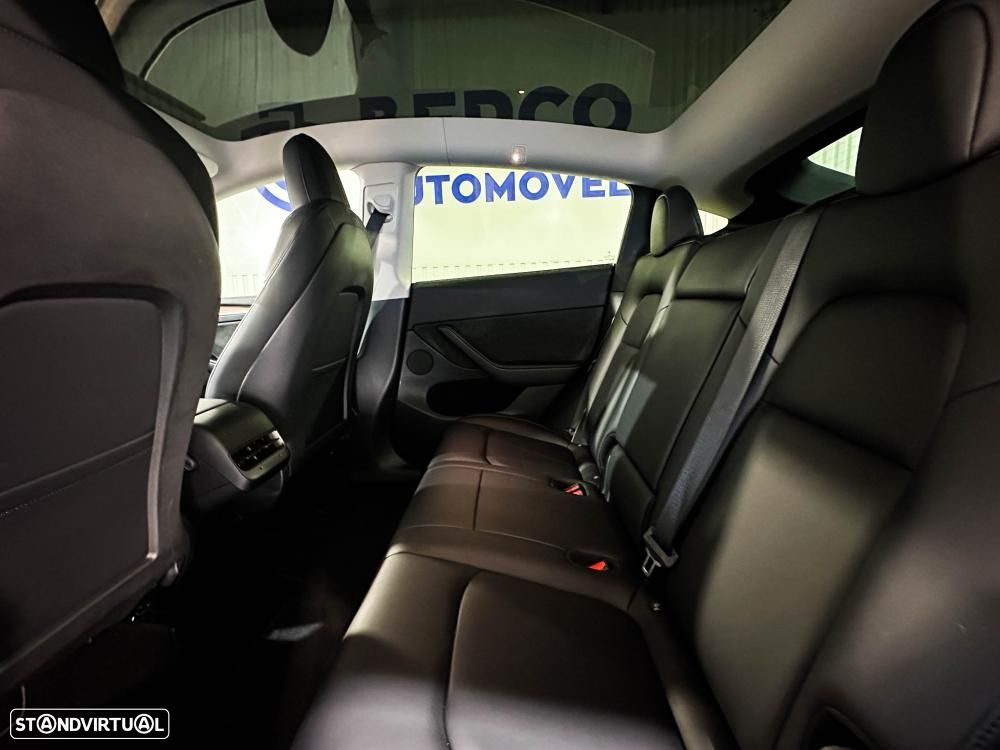 Tesla Model Y Long Range Dual Motor AWD - 10