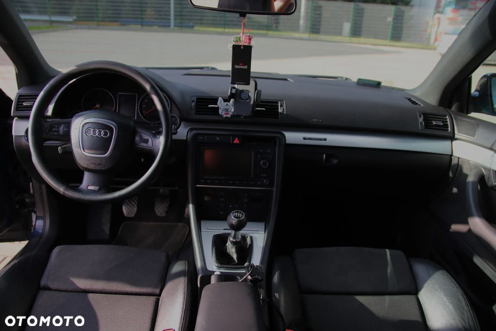Audi A4 Avant - 11