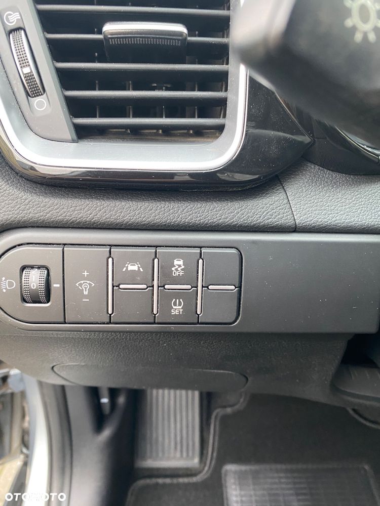 Kia XCeed 1.6 CRDi (48V Mild-Hybrid) DCT7 VISION - 32