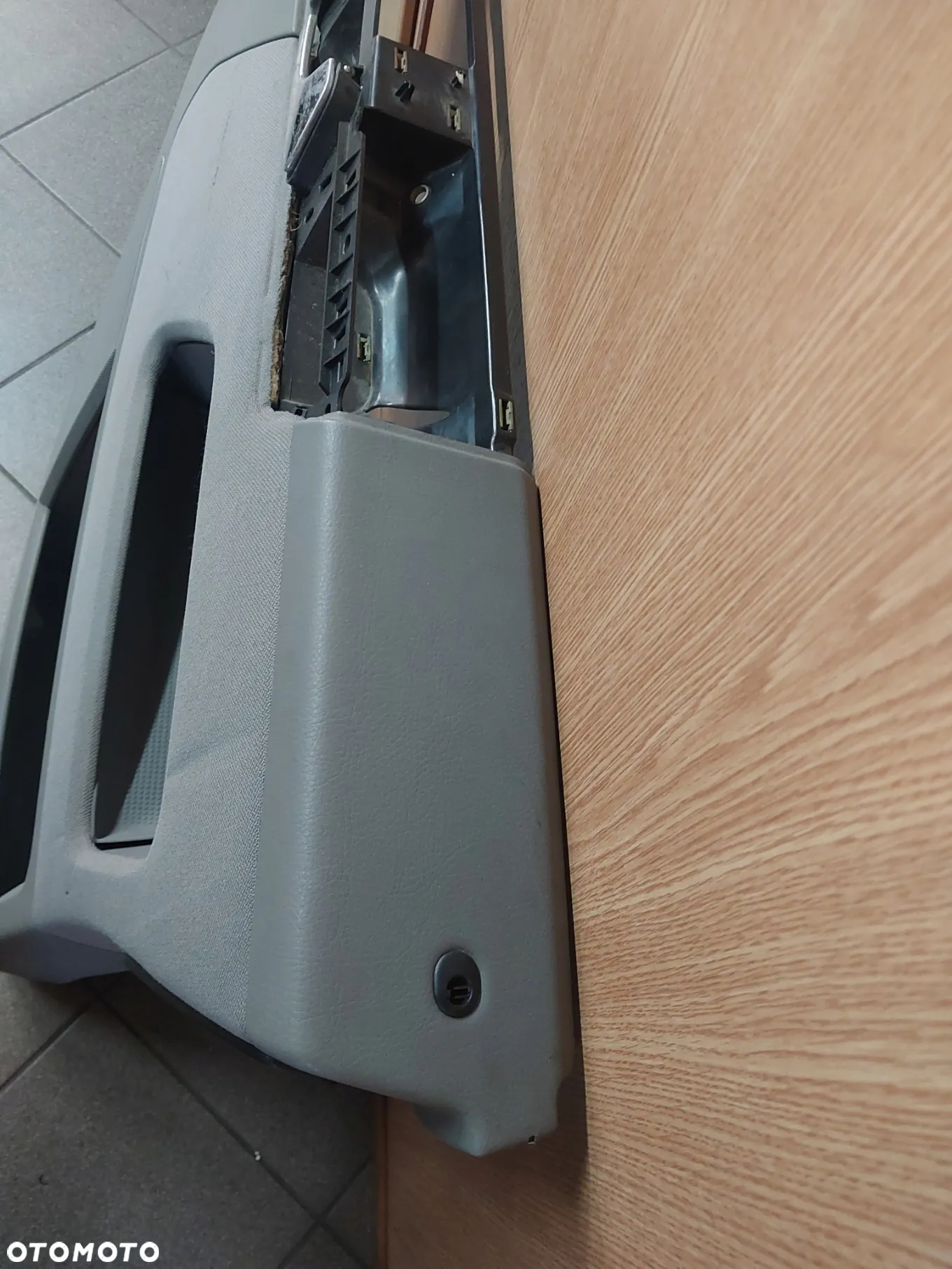 Boczek drzwi prawych vw multiwan t5 - 4