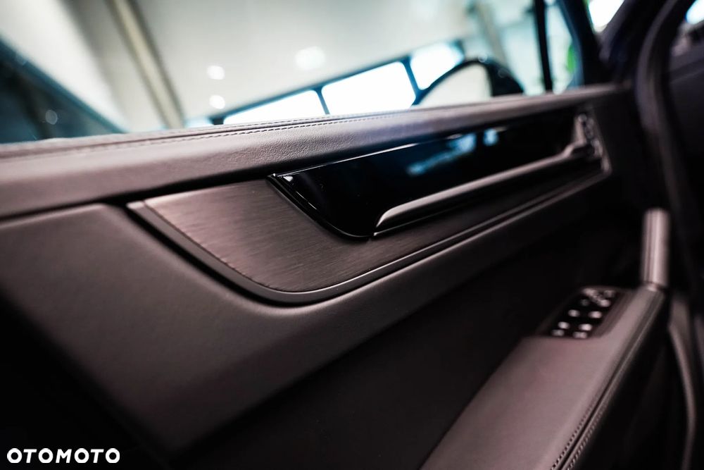 Porsche Cayenne Black Edition - 19