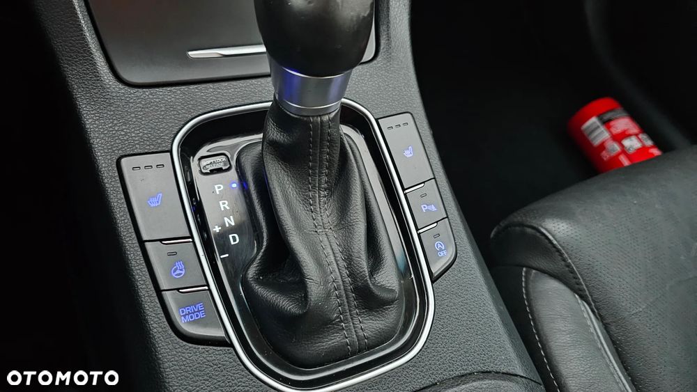 Hyundai i30 1.4 T-GDI Premiere Luxury DCT - 17