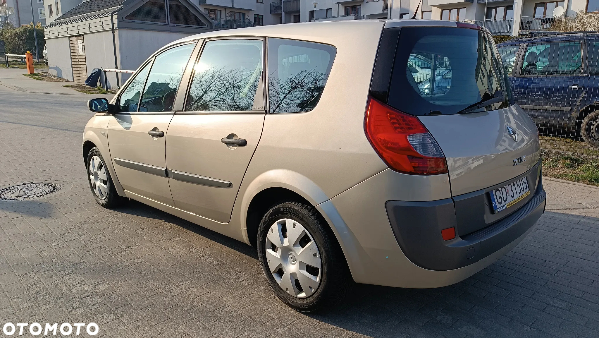 Renault Grand Scenic Gr 1.6 16V Alize - 3