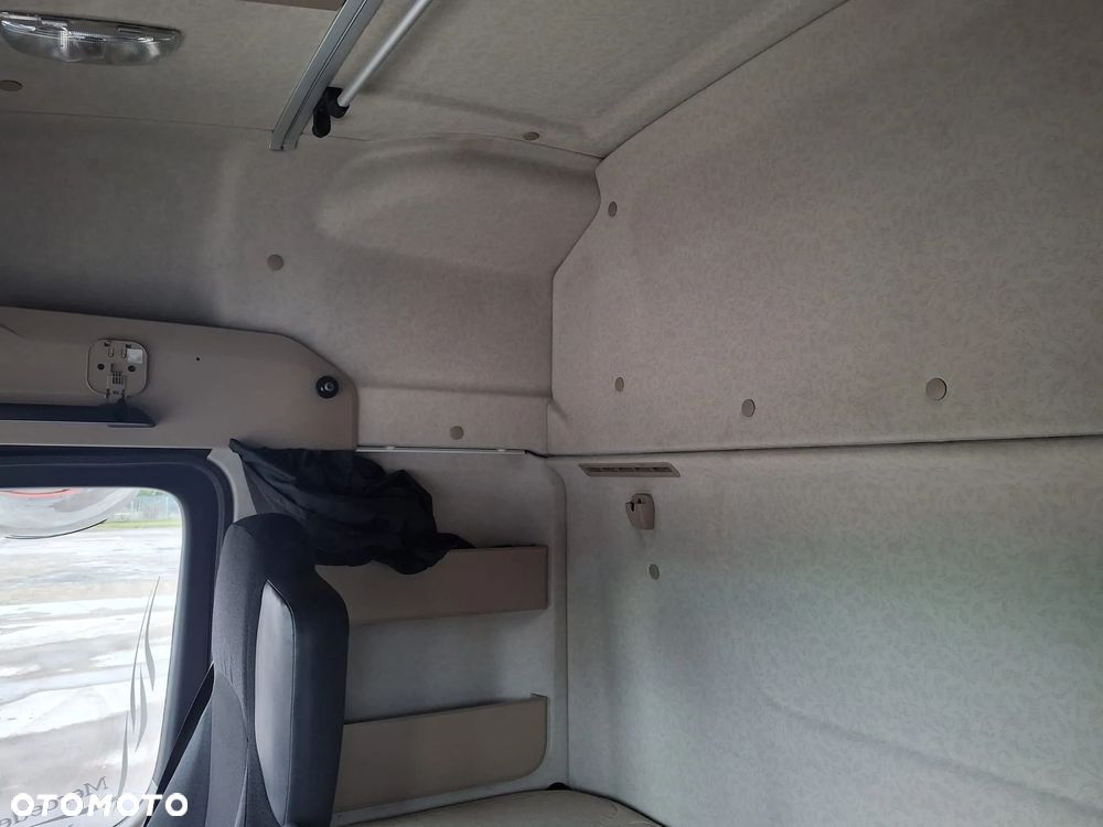 Mercedes-Benz Actros MP4 - 9