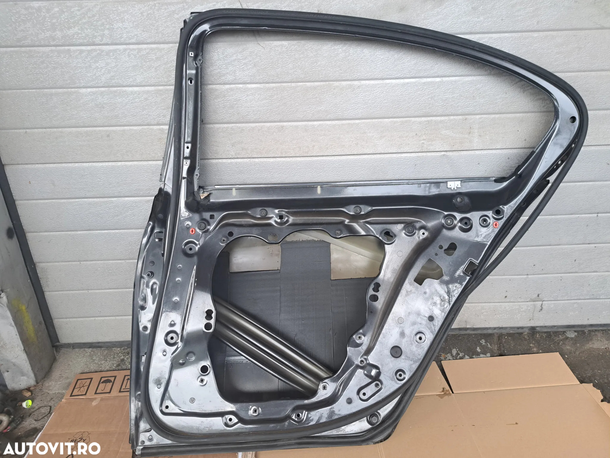 Usa dreapta spate gri sobolan ( gri inchis ) BMW G11 G11  LCI goala, reparata ( chituita si vopsita ) - 2