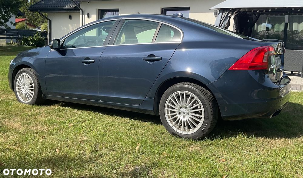 Volvo S60 T5 Drive-E Dynamic Edition (Momentum) - 3