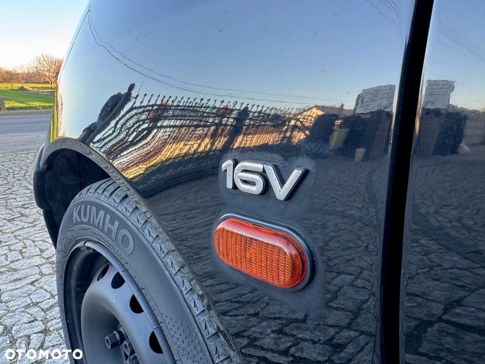 Renault Twingo 1.2 16V Privilege - 9