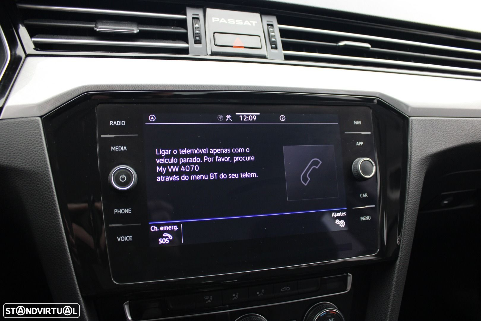 VW Passat Variant 1.6 TDI Business DSG - 19