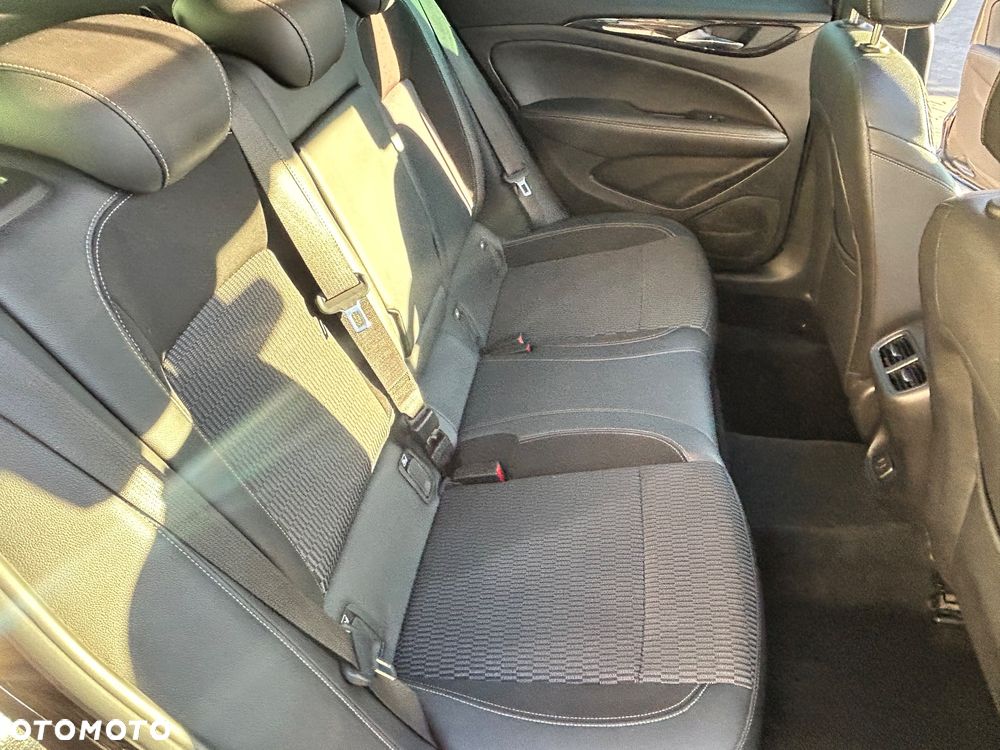 Opel Insignia - 18