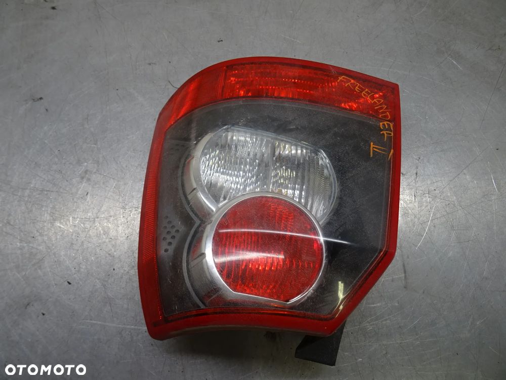 LAND ROVER FREELANDER II 06-11 2.2D LAMPA PRAWY TYŁ TYLNA - 1