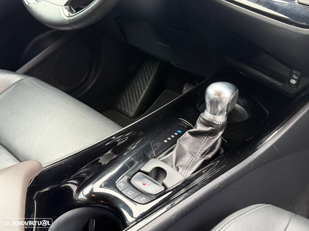 Toyota C-HR 1.8 HSD Exclusive+P.Luxury - 44