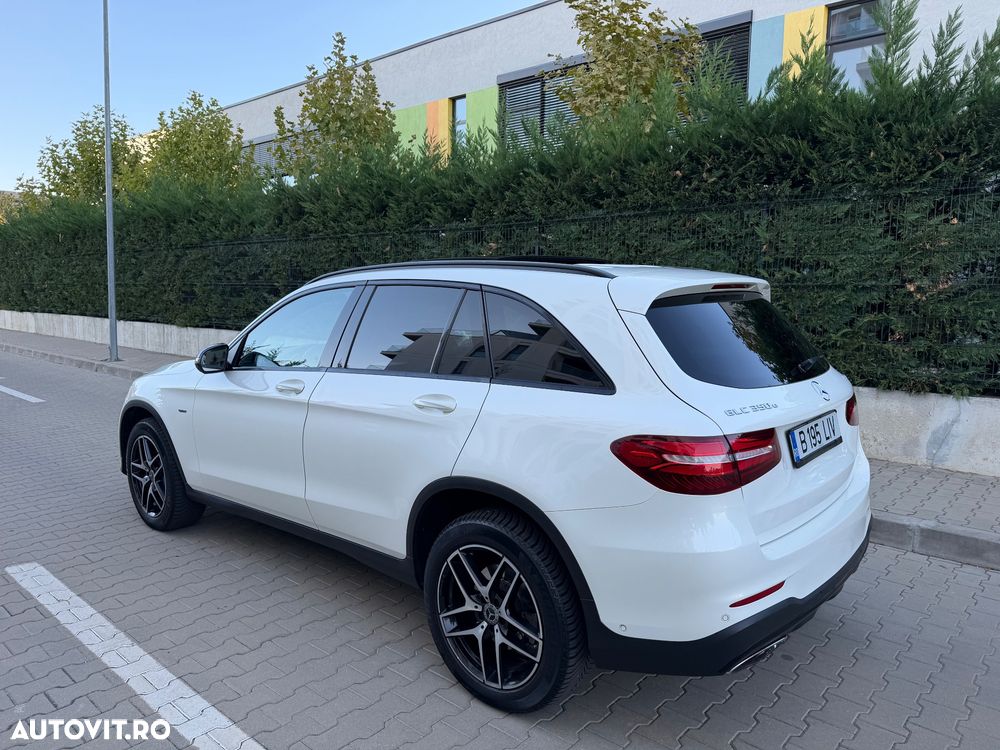 Mercedes-Benz GLC 300 e 4MATIC - 4