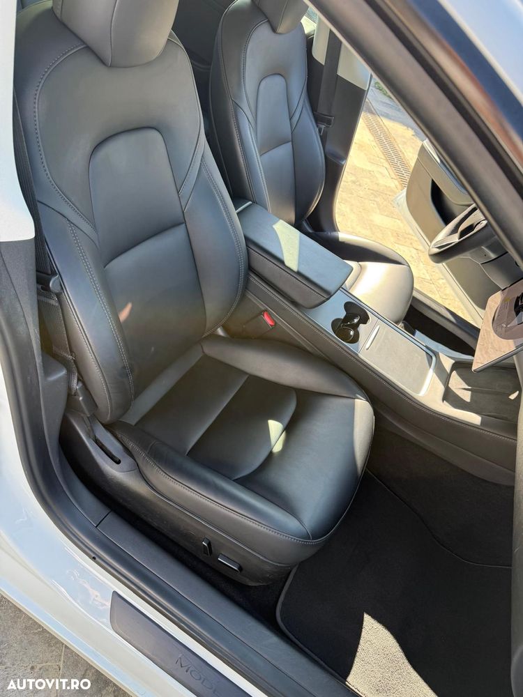 Tesla Model 3 - 18