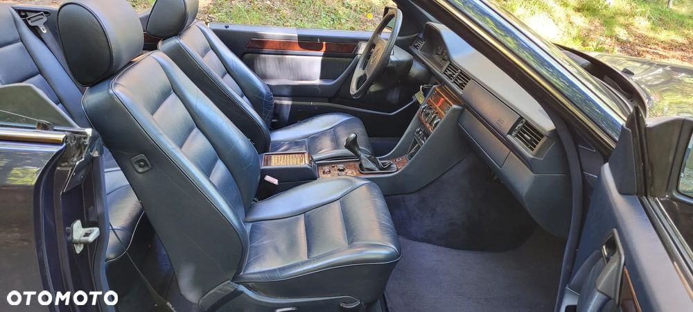 Mercedes-Benz Klasa E 220 - 22