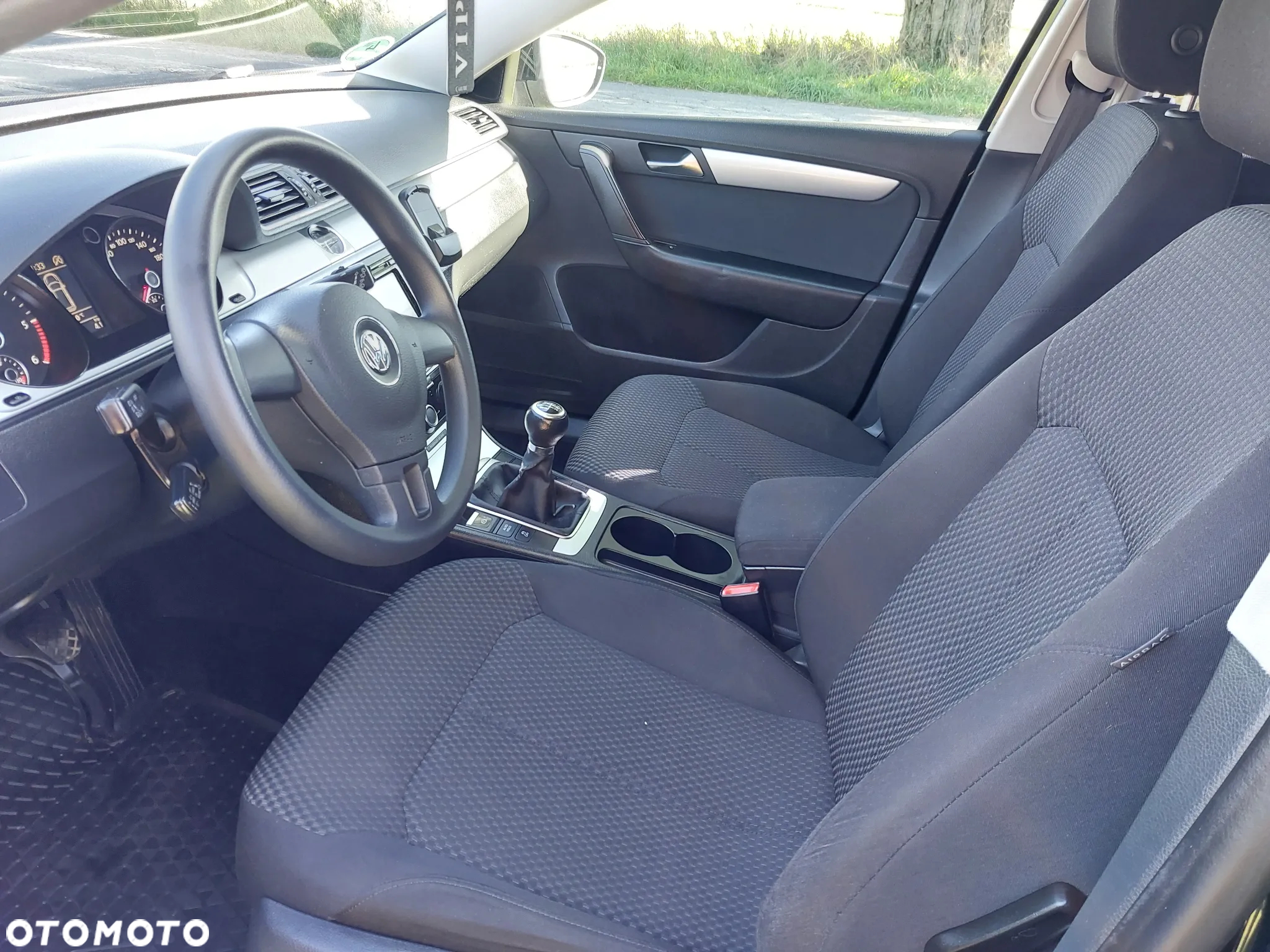 Volkswagen Passat 2.0 TDI Trendline - 15