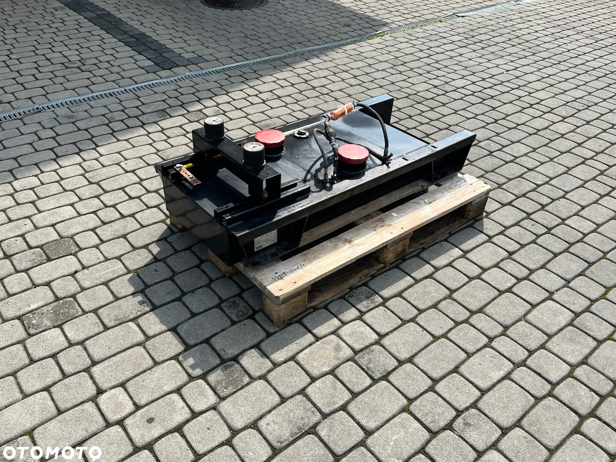 PODSTAWA AGREGATU PRĄDOTWÓRCZEGO ZBIORNIK PALIWA Z OSPRZĘTEM INMESOL AP-022 1200 NETTO - 8
