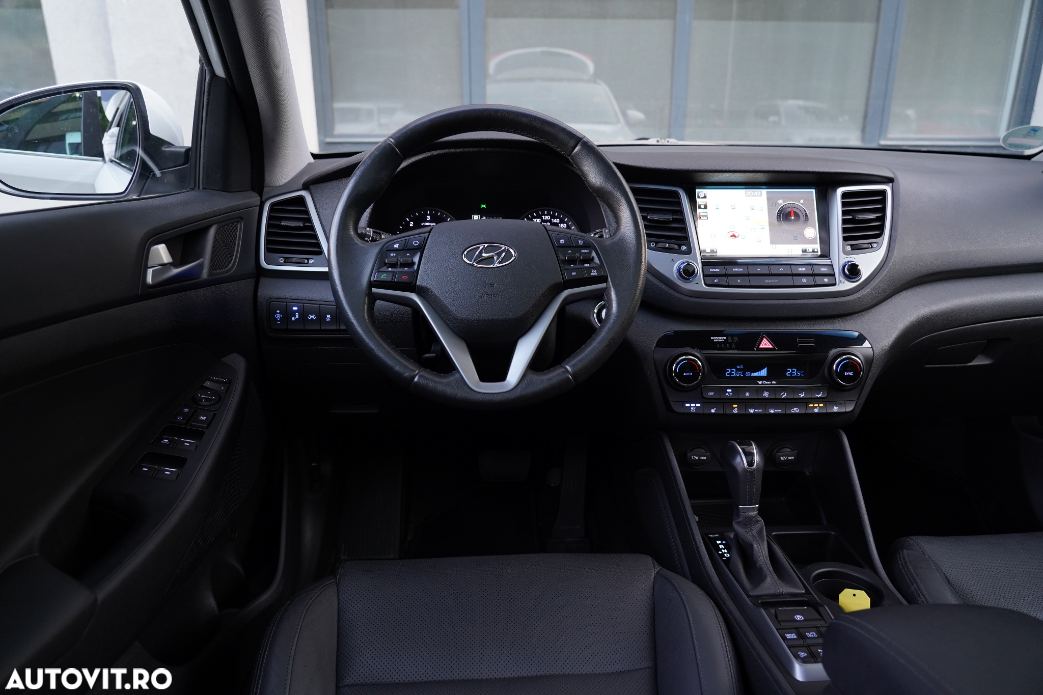 Hyundai Tucson 2.0 CRDI 4WD 6AT Luxury Pack+ - 17