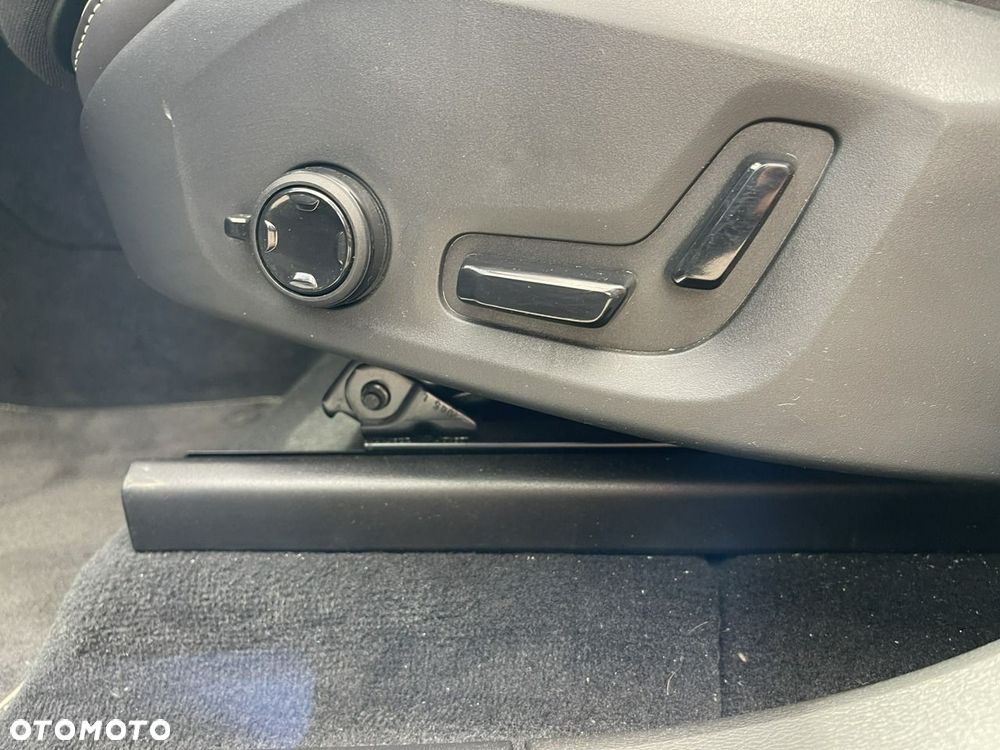 Volvo XC 60 D4 Geartronic RDesign - 16