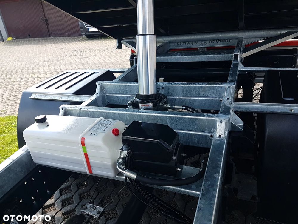 Iveco 70C18 WYWROTKA 3 STRONNA KIPER 4,0x2,2 BLIŹNIAKI 7 TON KLIMA HAK MANUAL 6-BIEGÓW - 18