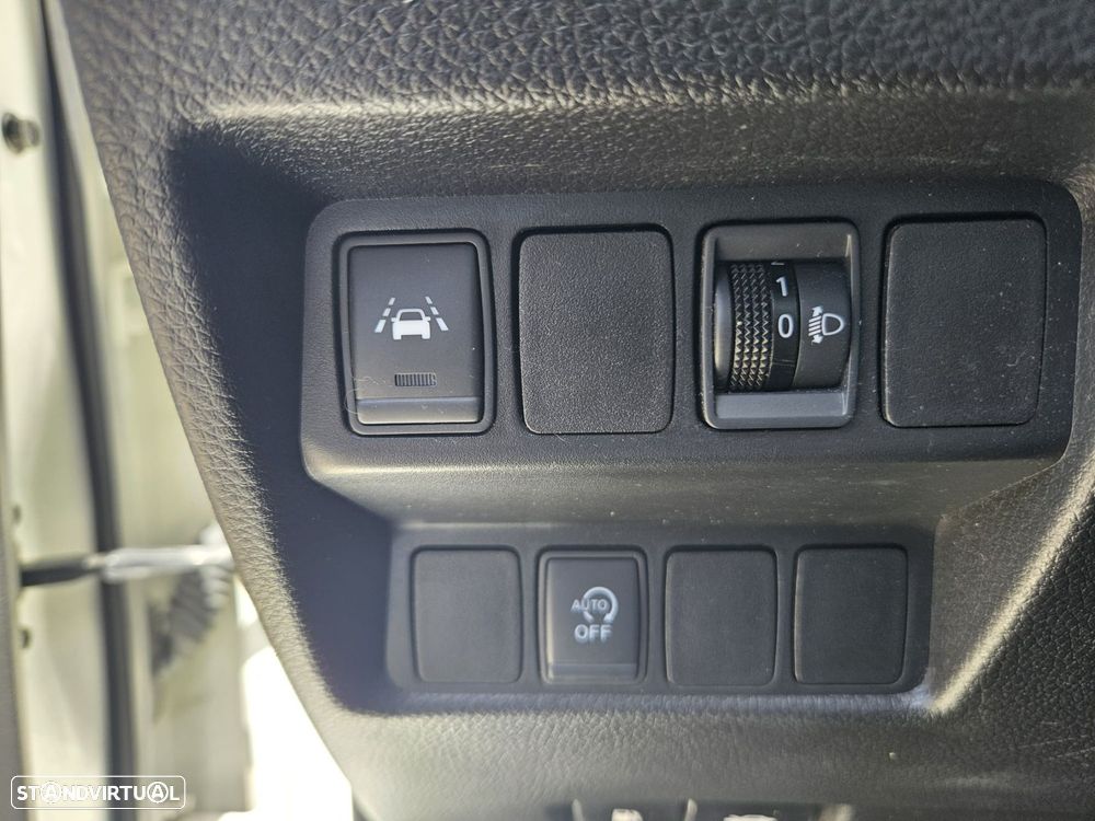 Nissan Qashqai 1.6 dCi N-Connecta 18 RS+PS - 52