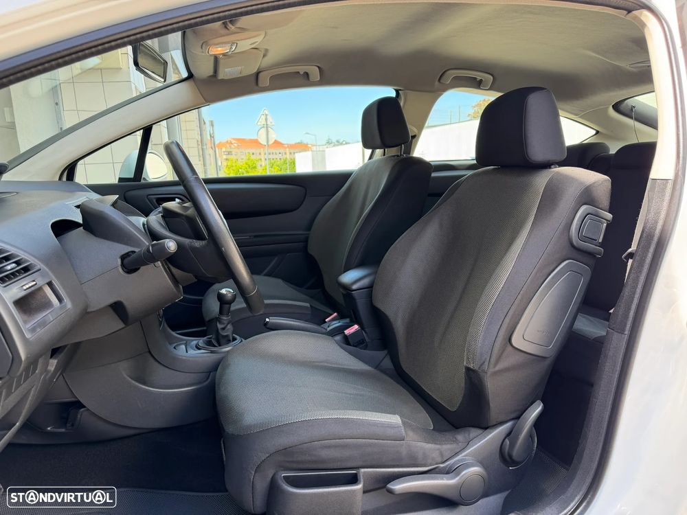 Citroën C4 1.6 HDi VTR - 13