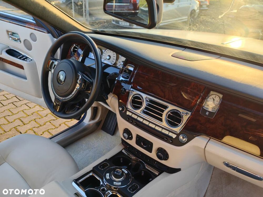 Rolls-Royce Ghost - 19