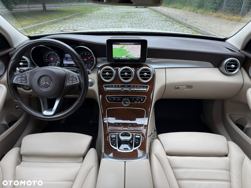Mercedes-Benz Klasa C 200 4-Matic 7G-TRONIC - 14