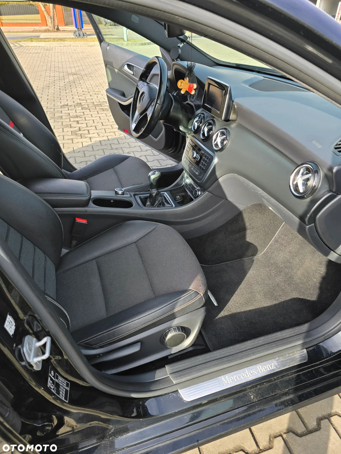 Mercedes-Benz Klasa A 180 BlueEfficiency Edition - 21