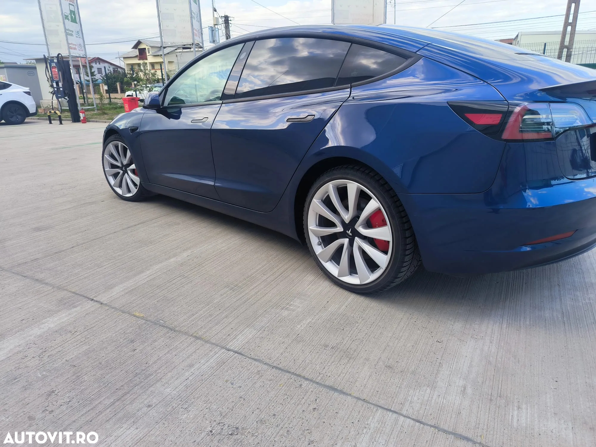 Tesla Model 3 Langstreckenbatterie Allradantrieb Dual Motor Performance - 9