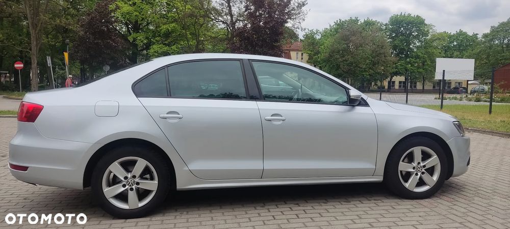 Volkswagen Jetta 2.0 TDI DPF Comfortline - 6