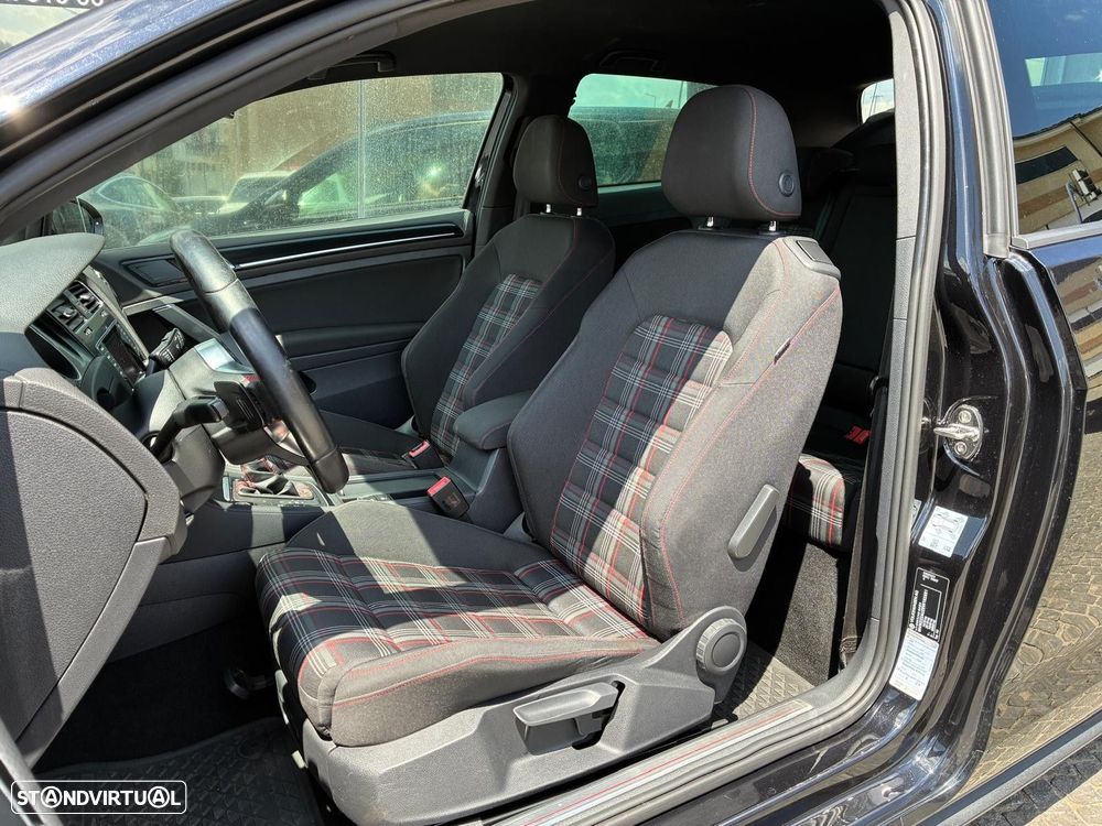 VW Golf 2.0 TSi GTi DSG Performance - 13